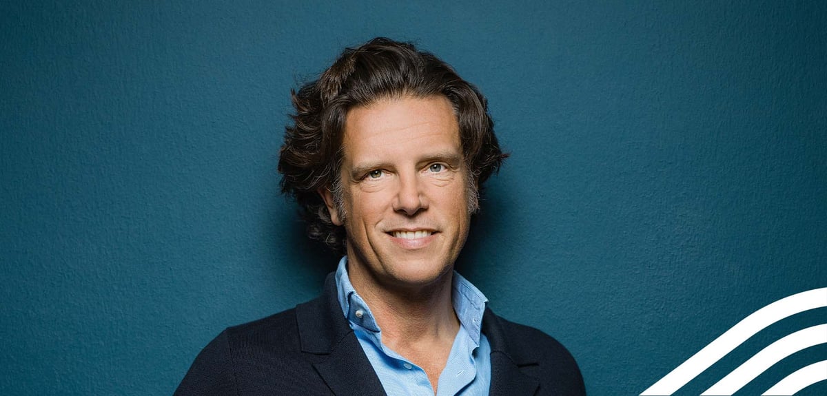 Florian Haller, CEO of Serviceplan Group, on stage